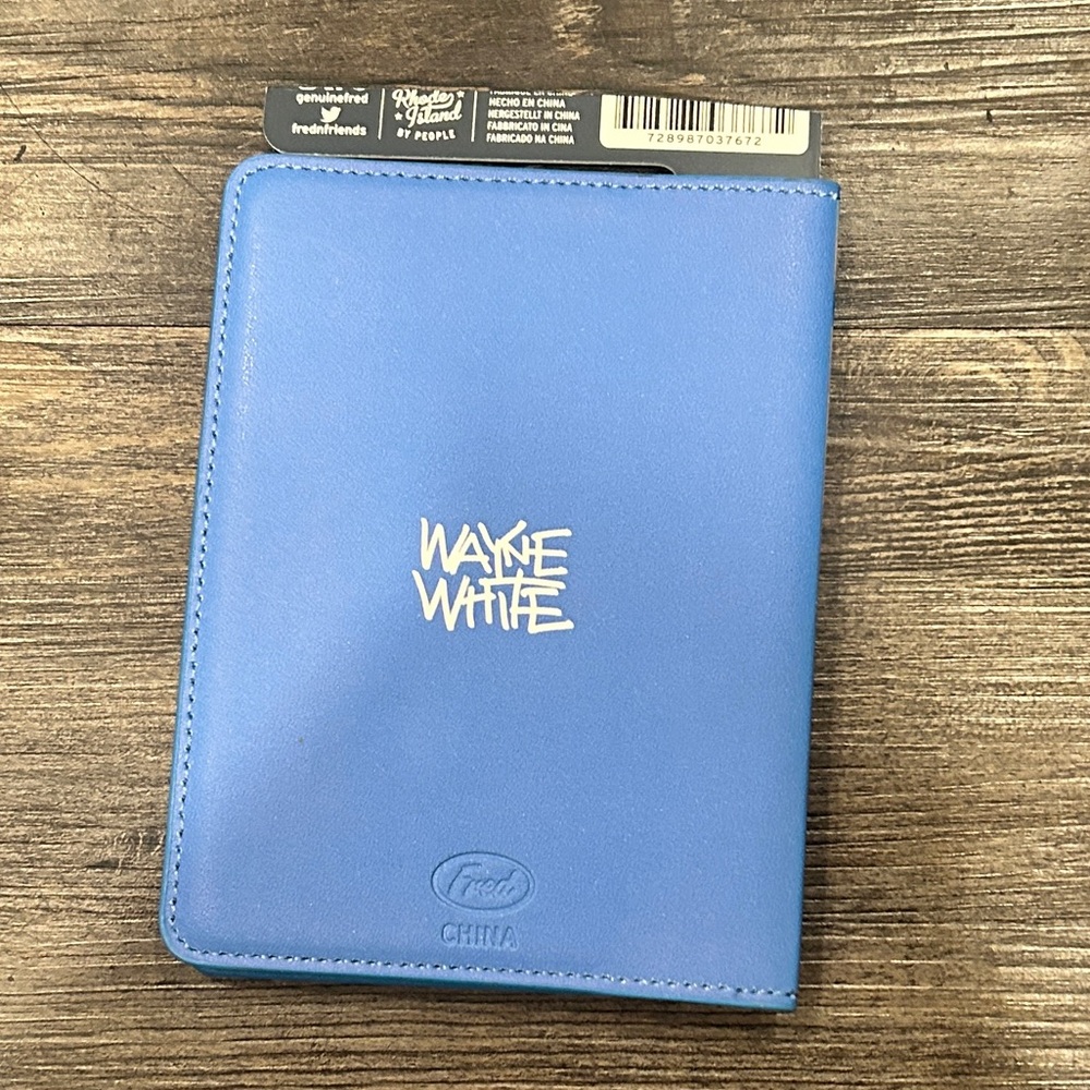 Passport Cover FOMO Cloud Print in Blue and Pink "Fear Of Missing Out" - Picture 3 of 3